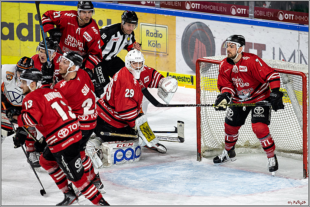 DEL;  Koelner Haie - Grizzlys Wolfsburg; Koeln, 25.02.2020